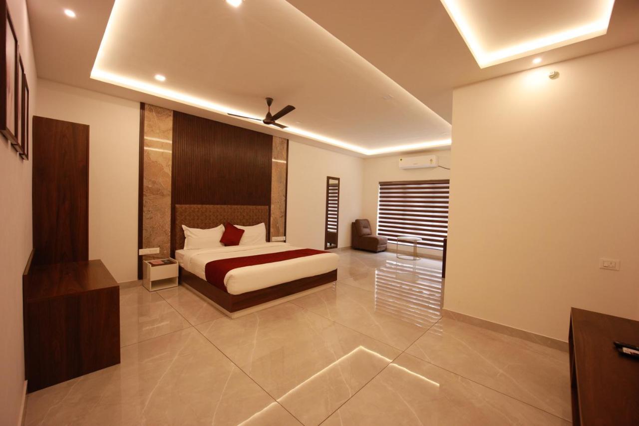 Bliss Regency Business Hotel Palakkad Exterior foto