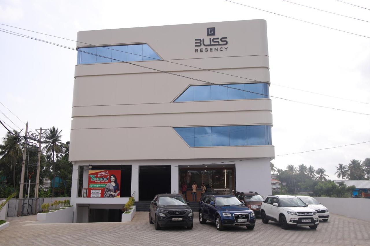 Bliss Regency Business Hotel Palakkad Exterior foto