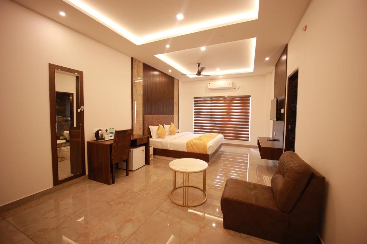 Bliss Regency Business Hotel Palakkad Exterior foto