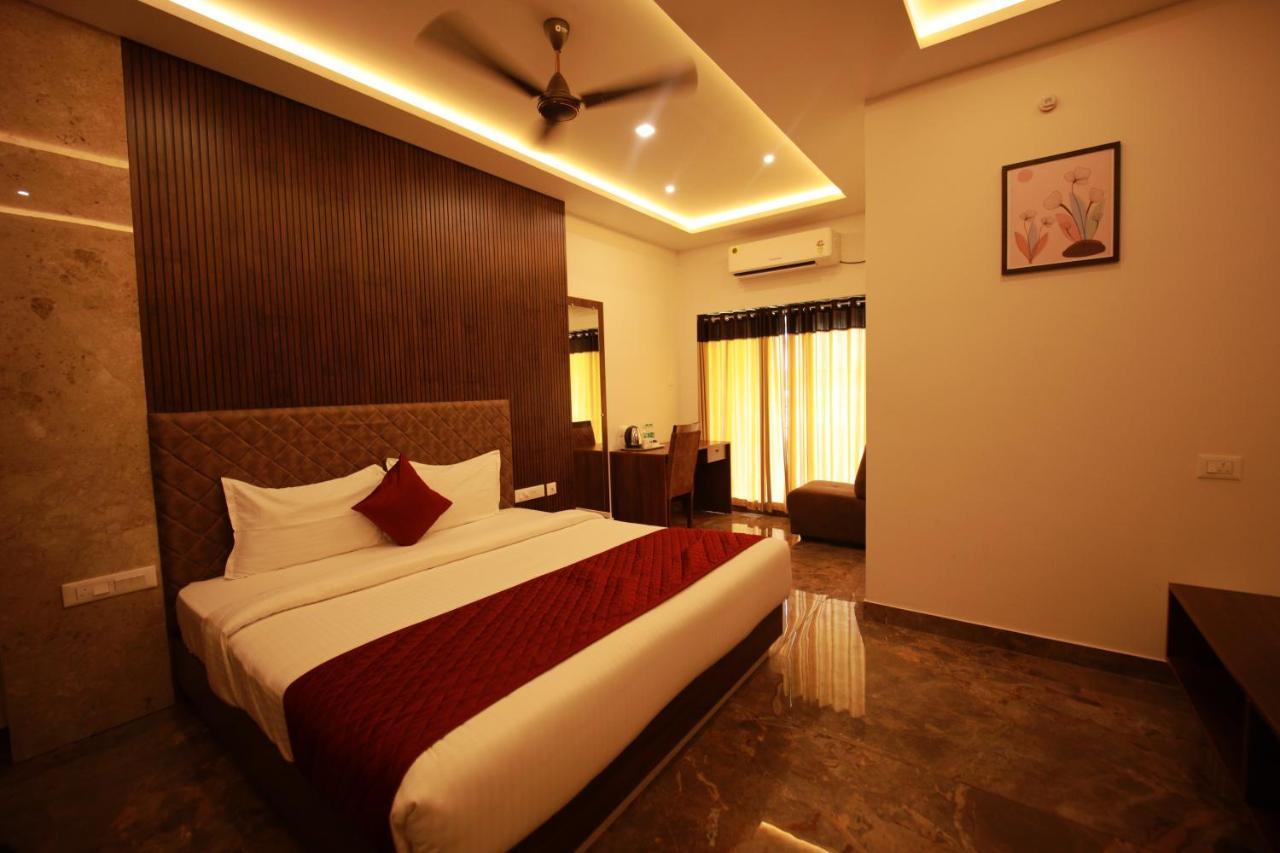 Bliss Regency Business Hotel Palakkad Exterior foto